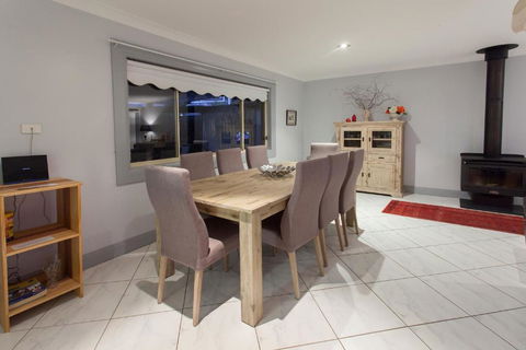 Rawsons Retreat Five Bedroom Home Walk CBD Includes Breakfast - Hotels Melbourne 6