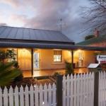 Rawsons Retreat Five Bedroom Home Walk CBD Includes Breakfast - Hotels Melbourne 0