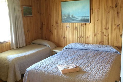 Cooba Holiday Motel - Hotels Melbourne 7