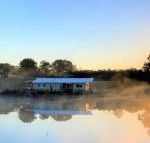 The Lake House at 201 - Hotels Melbourne