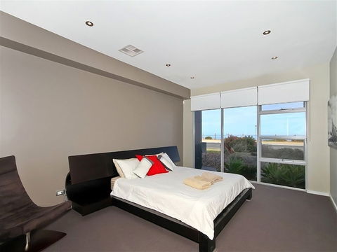 Ocean 180A - Hotels Melbourne 6