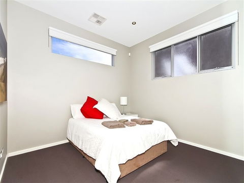 Ocean 180A - Hotels Melbourne 4