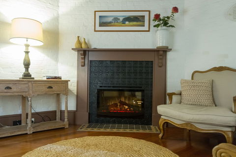 The Barracks Tocal - Hotels Melbourne 1