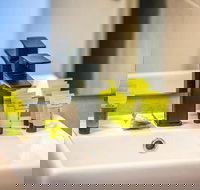 Nightcap at The Cheeky Squire - Hotels Melbourne