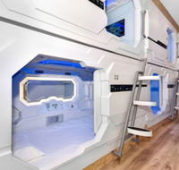 Space Q Capsule Hotel - Hotels Melbourne