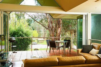 No.6 - Luxury Private Haven In The Heart Of Bright - Hotels Melbourne 2