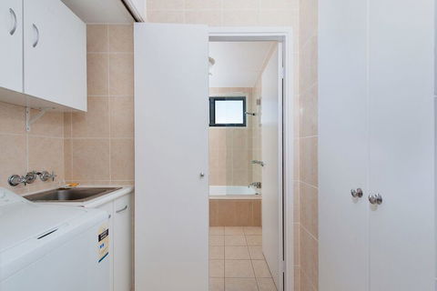 Vogue, Unit 3/197 Soldiers Point Road - Hotels Melbourne 1