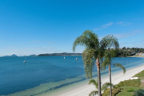 Vogue, Unit 3/197 Soldiers Point Road - Hotels Melbourne 2