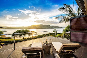 6 Yacht Club Oceanfront House On Marina Â Deluxe 4 Bedroom With 2 Golf Buggies - Hotels Melbourne 1