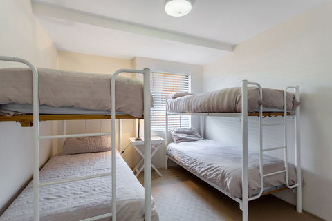 Wanda Beach Unit 2 / 197 Soldiers Point Road - Hotels Melbourne 1