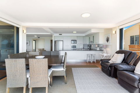 Wanda Beach Unit 2 / 197 Soldiers Point Road - Hotels Melbourne 3