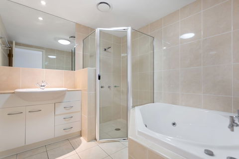 Wanda Beach Unit 2 / 197 Soldiers Point Road - Hotels Melbourne 5