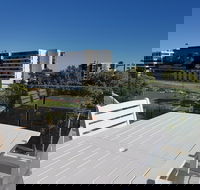 Beau Monde Apartments Newcastle - Worth Place Apartment - Hotels Melbourne