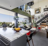 Waterloo Two Storey Garden Penthouse Apartment - Hotels Melbourne