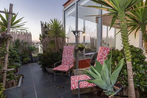 Loft Penthouse With Startling City Views + Parking - Hotels Melbourne 6