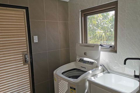 Serviced Waterfront Whole Villa - Hotels Melbourne 7