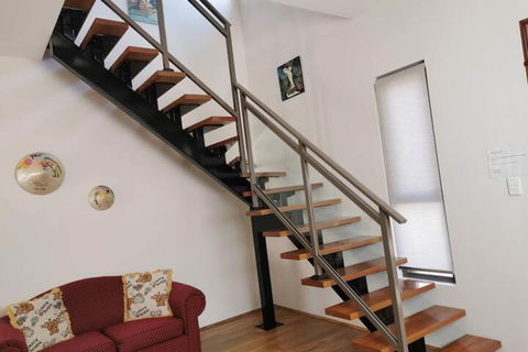 Serviced Waterfront Whole Villa - Hotels Melbourne 4