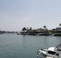 Serviced Waterfront Whole Villa - Hotels Melbourne