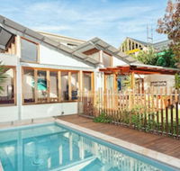 Sunny Family Beach House - Hotels Melbourne