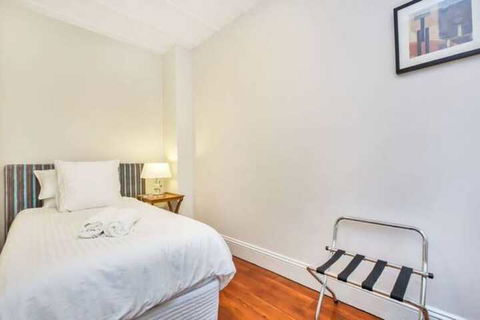 3 Bedroom Terrace At Harbour Bridge - Hotels Melbourne 1