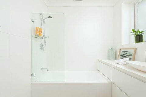 Waterfront Garden Apartment - Hotels Melbourne 2