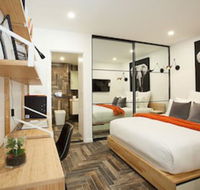 Urban Rest The Young - Hotels Melbourne