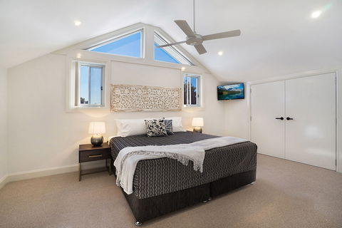 Accommodation Hunter - James St Morpeth - Hotels Melbourne 4