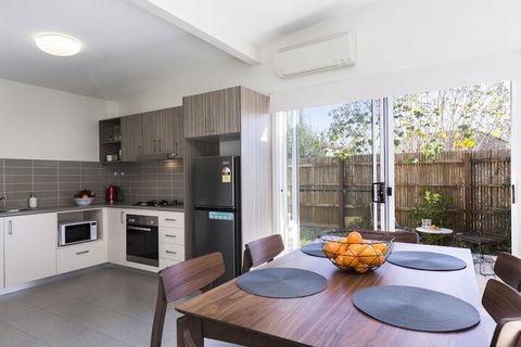 2 Bedroom With Parking Near Central Cessnock - Hotels Melbourne 6