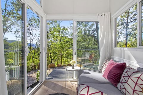 Tiny St. Albans - Hotels Melbourne 3