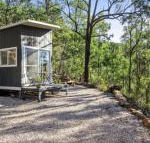 Tiny St. Albans - Hotels Melbourne