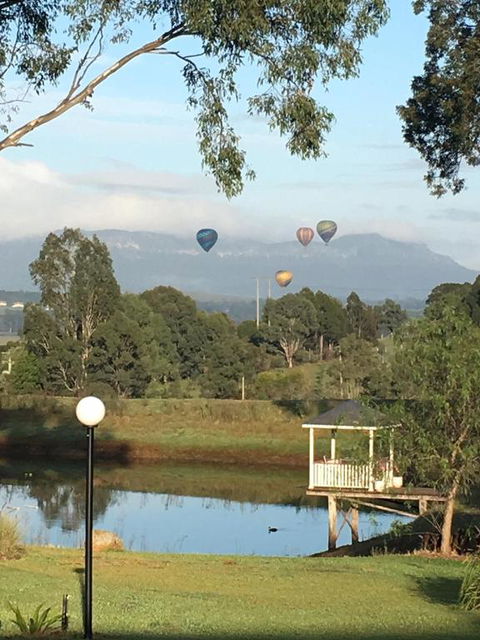 Midnights Promise Estate - Hotels Melbourne 2