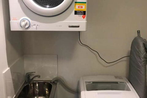 Liverpool New Apt 2BR & 2Bath - Hotels Melbourne 2