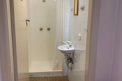 Burwood Bed And Breakfast - Hotels Melbourne 5