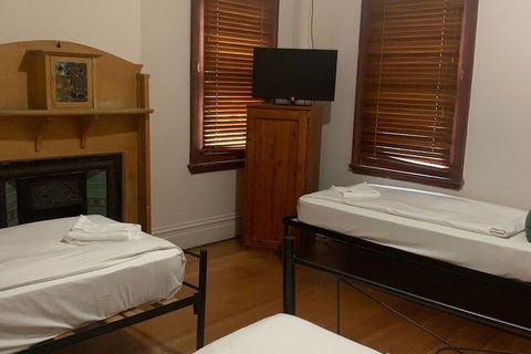 Burwood Bed And Breakfast - Hotels Melbourne 4