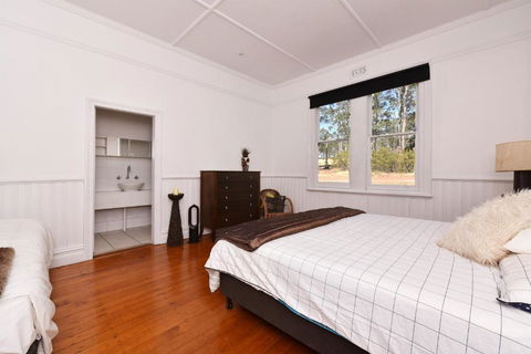 The Parsons Vineyard Retreat Get Amongst The Vineyards In A Historic Home - Hotels Melbourne 4