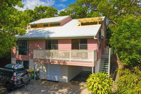 Straddie House - Hotels Melbourne 0