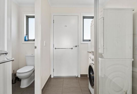 GRANITE BEACH HOUSE At Bay Of Fires - Hotels Melbourne 4