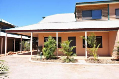 Ningaloo Breeze Villa 2 3 Bedroom Fully Self Contained Holiday Accommodation - Hotels Melbourne 0