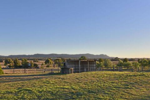 Clydesdale Cottage On Talga With Real Clydesdale Horses - Hotels Melbourne 5