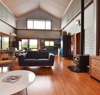Kelman Cottage tucked away with pool  native wildlife - Hotels Melbourne