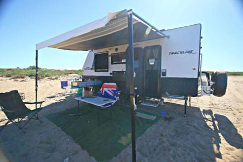 Ningaloo Glamping (caravan Rental Along The Ningaloo Coast) - Hotels Melbourne 4