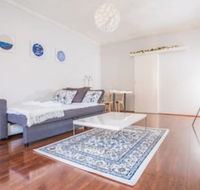 Vibrant And Colorful Apartment In Dollspoint - Hotels Melbourne