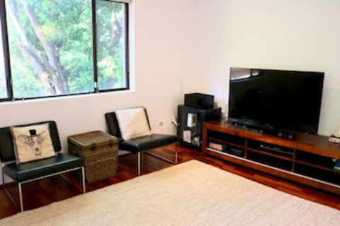 Spacious 3 Bedroom Apartment 20 Min To The CBD - Hotels Melbourne 0