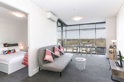Highrise Apartment At Olympic Park - Hotels Melbourne 6