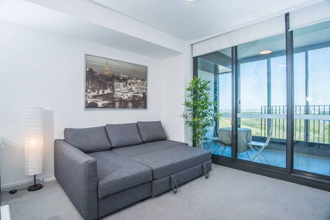 Minimalism Modern Apartment With Water View - Hotels Melbourne 6
