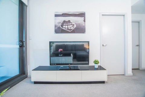 Minimalism Modern Apartment With Water View - Hotels Melbourne 3