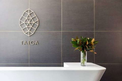 Luxury 1 Bedroom 1 Study With 1 Parking - Hotels Melbourne 7
