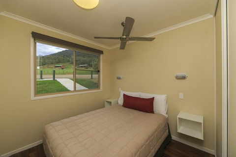 Reflections Holiday Parks Lake Glenbawn - Hotels Melbourne 4
