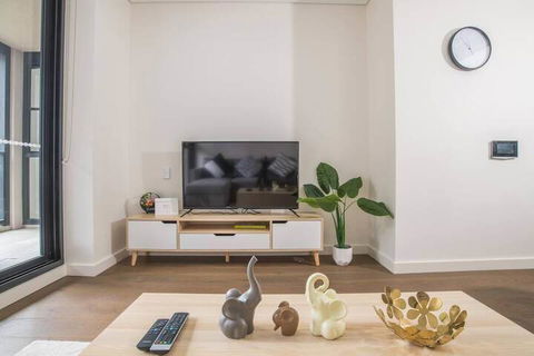 Bright & Modern! 2bed 2bath APT With Parking - Hotels Melbourne 3