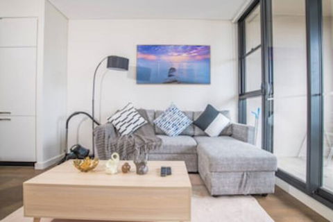 Bright & Modern! 2bed 2bath APT With Parking - Hotels Melbourne 0